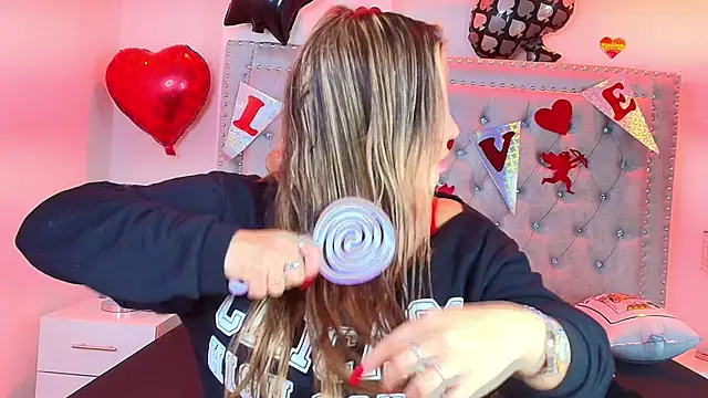 Lia adamsss online show from February 17, 3:25 am