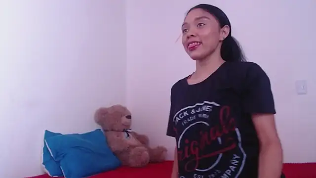 sharon sexy  online show from December 1, 8:03 pm