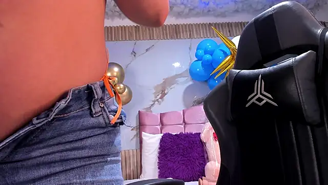 Nicolee19 online show from October 2, 11:17 am