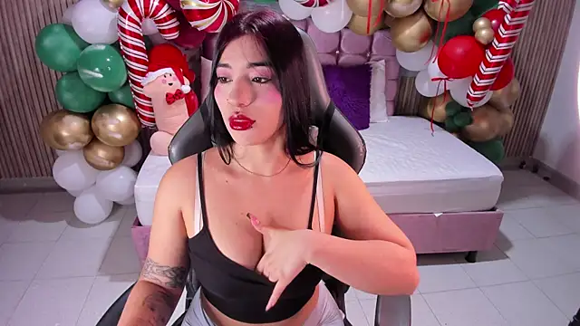 Nicolee19 online show from December 19, 11:06 am