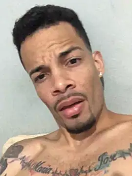 Snapshot of HenriquePhn chatting on March 10, 6:57 pm HenriquePhn online show from March 10, 6:57 pm