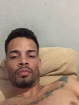 Snapshot of HenriquePhn chatting on March 24, 7:52 pm HenriquePhn online show from March 24, 7:52 pm