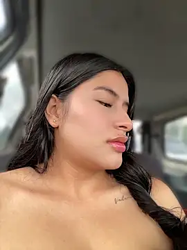 Snapshot of andrea_gomes_ chatting on April 11, 3:49 pm andrea gomes online show from April 11, 3:49 pm