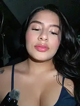 Snapshot of andrea_gomes_ chatting on April 28, 5:23 am andrea gomes online show from April 28, 5:23 am