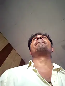 Snapshot of johnny8731 chatting on March 7, 5:04 am johnny8731 online show from March 7, 5:04 am