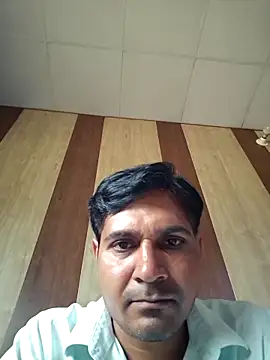 Snapshot of johnny8731 chatting on April 4, 6:22 am johnny8731 online show from April 4, 6:22 am