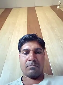 Snapshot of johnny8731 chatting on April 5, 4:53 am johnny8731 online show from April 5, 4:53 am