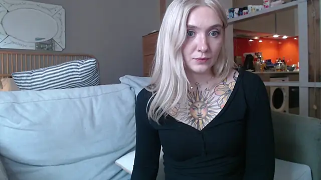 tattoobbgirl online show from March 18, 2:26 pm