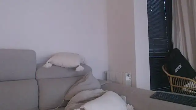 Snapshot of tattoobbgirl chatting on October 24, 5:31 pm tattoobbgirl online show from October 24, 5:31 pm