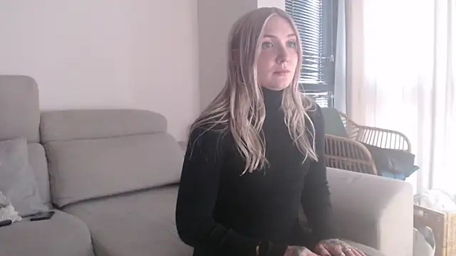 Snapshot of tattoobbgirl chatting on November 29, 4:10 pm tattoobbgirl online show from November 29, 4:10 pm