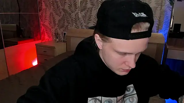 Snapshot of Cactus__James chatting on September 18, 6:54 pm Cactus James online show from September 18, 6:54 pm