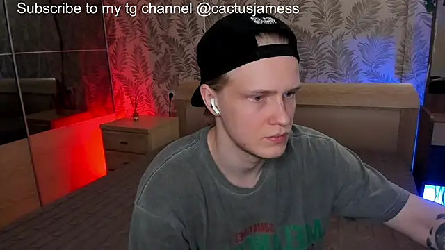 Snapshot of Cactus__James chatting on October 28, 9:06 pm Cactus James online show from October 28, 9:06 pm