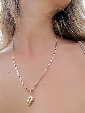 Brilliant-Splashes online show from December 20, 3:46 am