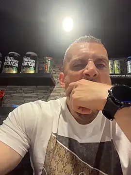 Snapshot of trainwithme chatting on May 21, 5:47 am trainwithme online show from May 21, 5:47 am