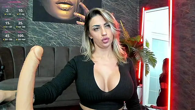 IzabelaTessa online show from October 30, 9:15 pm