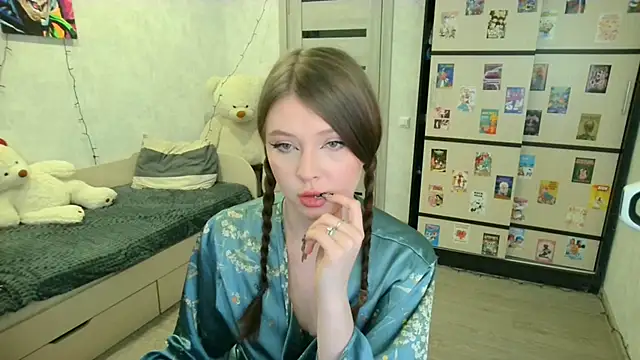 Snapshot of GinnyBlacky chatting on February 20, 3:45 pm GinnyBlacky online show from February 20, 3:45 pm