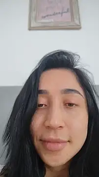 Snapshot of Elowyn chatting on April 19, 7:38 pm Elowyn online show from April 19, 7:38 pm