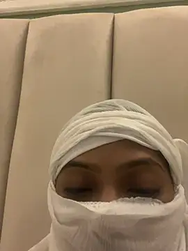 Nia-Stream online show from April 22, 7:15 pm