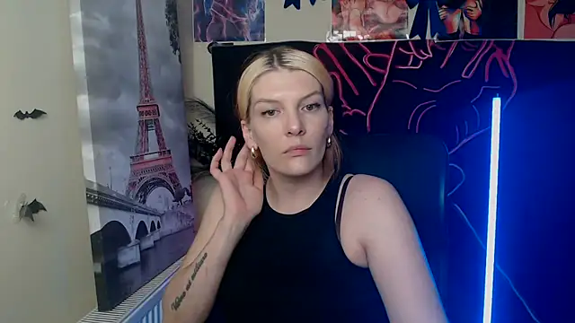 VanessaRey  online show from May 4, 4:03 pm