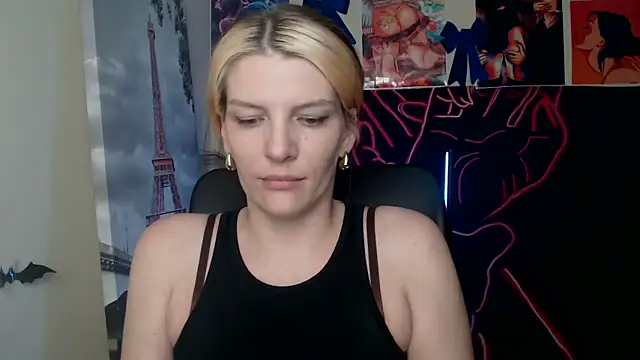 VanessaRey  online show from May 5, 5:37 am