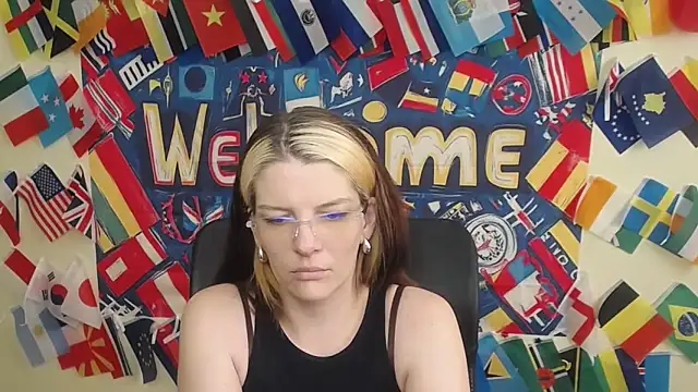 VanessaRey  online show from May 7, 6:30 am