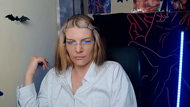 VanessaRey  online show from June 4, 7:03 am