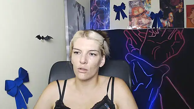 VanessaRey  online show from August 3, 6:34 am