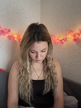 mollygirll online show from October 13, 9:42 am