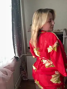 Snapshot of mollygirll chatting on April 3, 1:09 pm mollygirll online show from April 3, 1:09 pm