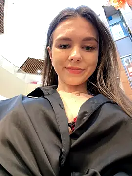 MilaBee online show from November 21, 8:35 am