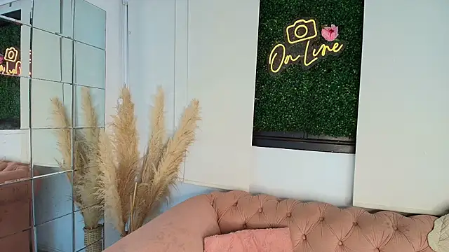 Snapshot of juliana_luque chatting on November 2, 12:07 pm juliana luque online show from November 2, 12:07 pm