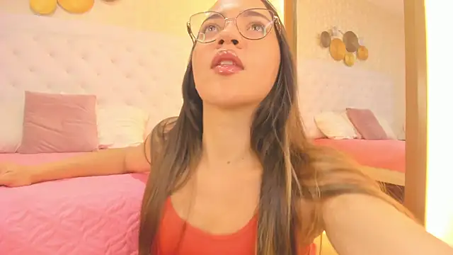 Snapshot of debora_scoot chatting on November 1, 10:50 am debora scoot online show from November 1, 10:50 am