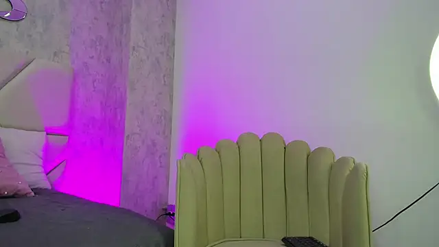 debora scoot online show from March 29, 2:11 am