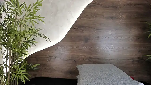 mia lacy  online show from November 28, 8:00 pm