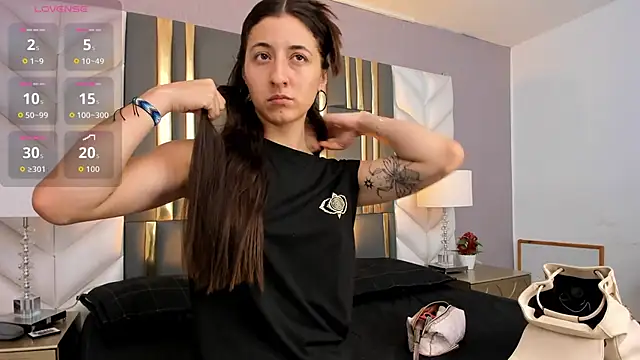 SaraJonness online show from November 11, 12:49 pm