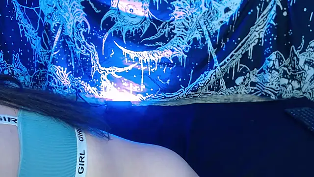 Snapshot of mikaskullcs chatting on September 15, 4:34 am mikaskullcs online show from September 15, 4:34 am