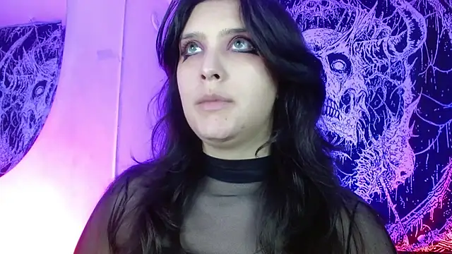 Snapshot of mikaskullcs chatting on December 13, 9:20 pm mikaskullcs online show from December 13, 9:20 pm