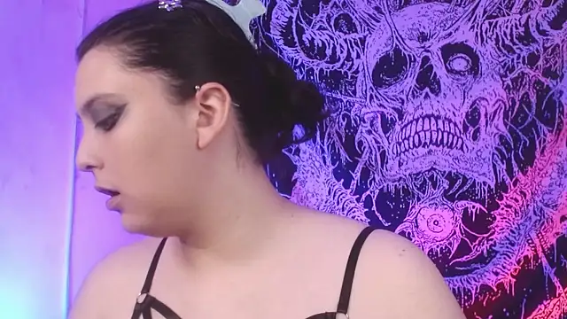 Snapshot of mikaskullcs chatting on December 20, 9:55 pm mikaskullcs online show from December 20, 9:55 pm