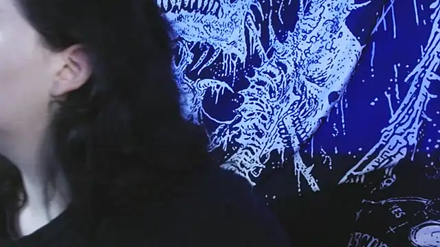 Snapshot of mikaskullcs chatting on February 18, 9:44 pm mikaskullcs online show from February 18, 9:44 pm