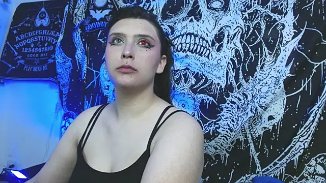 Snapshot of mikaskullcs chatting on March 8, 2:04 am mikaskullcs online show from March 8, 2:04 am