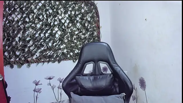 Sarahbrowm  online show from October 5, 6:28 pm