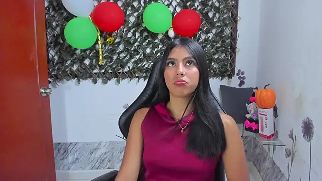 Sarahbrowm  online show from October 28, 2:37 am