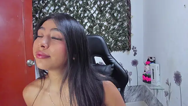 Sarahbrowm  online show from November 9, 10:08 pm