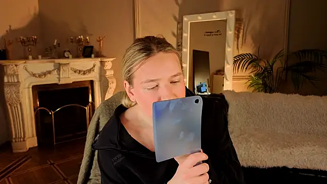 Jes Solar online show from January 17, 10:57 pm