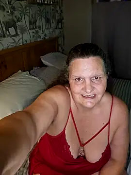 MissQueenBeex online show from November 10, 4:17 pm