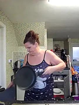 MissQueenBeex online show from December 14, 12:32 pm