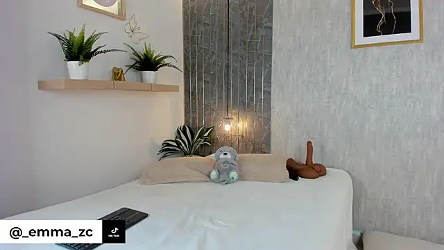 Emmazc  online show from July 26, 3:08 pm