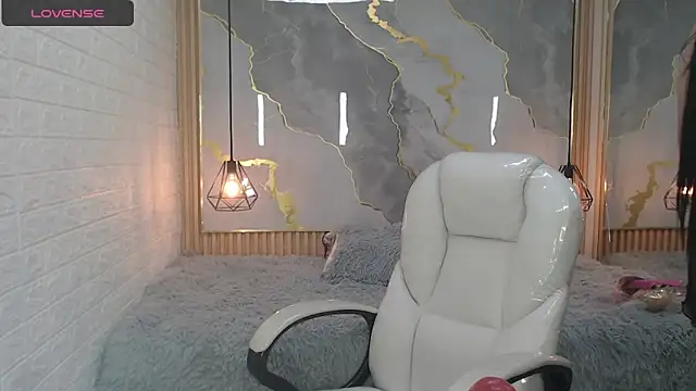 nei girl online show from October 14, 1:01 pm