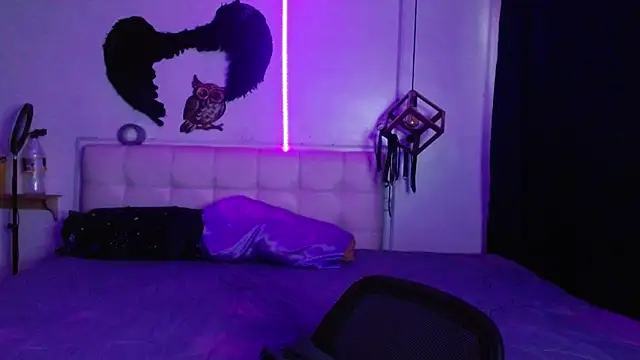 Snapshot of goth_minerva chatting on September 22, 1:46 pm goth minerva online show from September 22, 1:46 pm