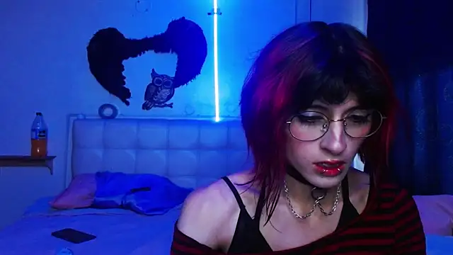 Snapshot of goth_minerva chatting on September 30, 2:00 pm goth minerva online show from September 30, 2:00 pm